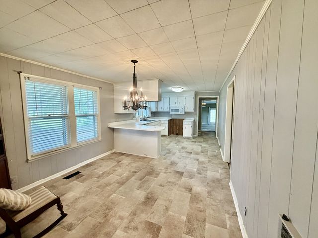 325 Rabbit Trail Rd, Leoma, TN 38468