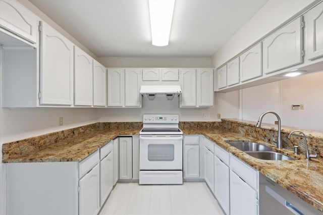 656 Parkway Boulevard, Coppell, TX 75019