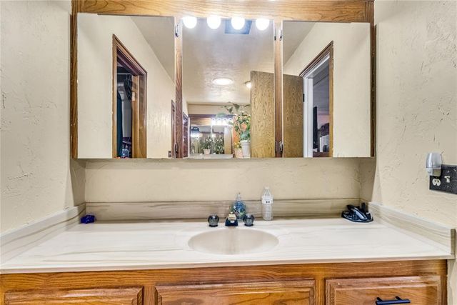 3040 SW 129th Street, Oklahoma City, OK 73170