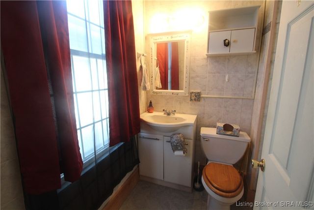 1126 Myrtle Avenue, New Albany, IN 47150