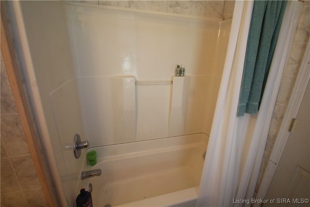 1126 Myrtle Avenue, New Albany, IN 47150