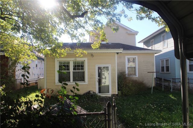 1126 Myrtle Avenue, New Albany, IN 47150