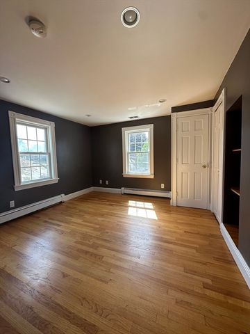 25 Barnes Street, Waltham, MA 02453