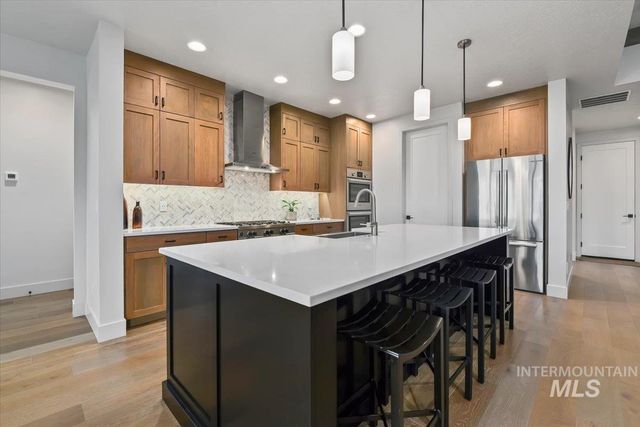 665 S Aspen Lakes Way, Star, ID 83669