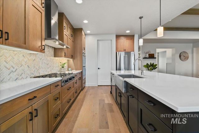 665 S Aspen Lakes Way, Star, ID 83669