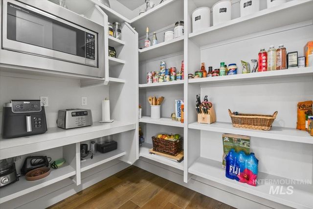 665 S Aspen Lakes Way, Star, ID 83669