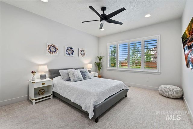 665 S Aspen Lakes Way, Star, ID 83669