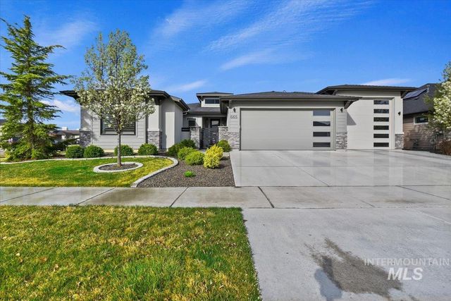 665 S Aspen Lakes Way, Star, ID 83669