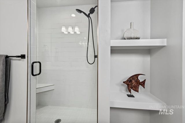 665 S Aspen Lakes Way, Star, ID 83669