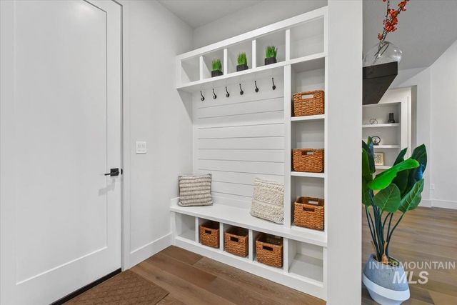 665 S Aspen Lakes Way, Star, ID 83669