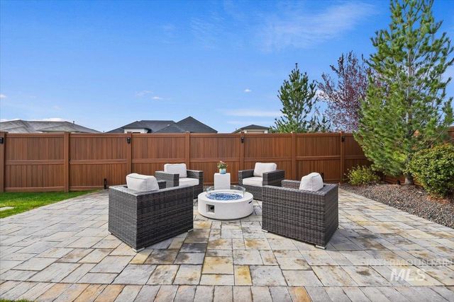 665 S Aspen Lakes Way, Star, ID 83669