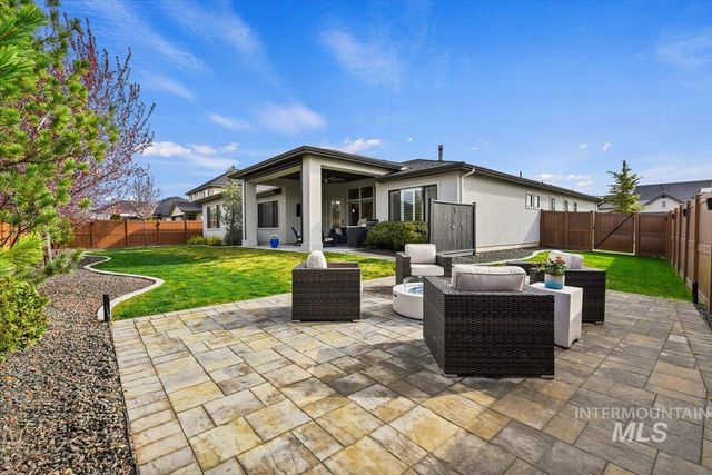 665 S Aspen Lakes Way, Star, ID 83669