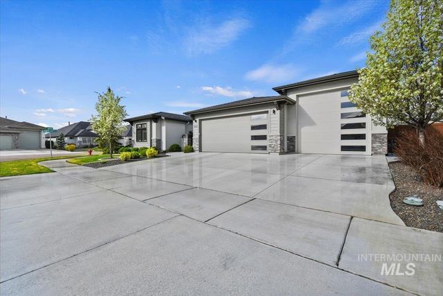 665 S Aspen Lakes Way, Star, ID 83669