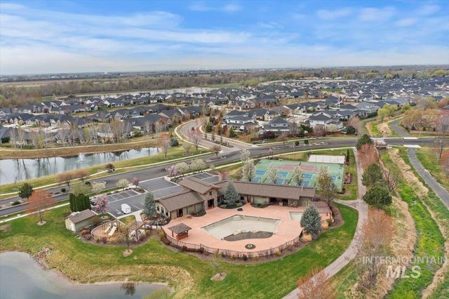 665 S Aspen Lakes Way, Star, ID 83669