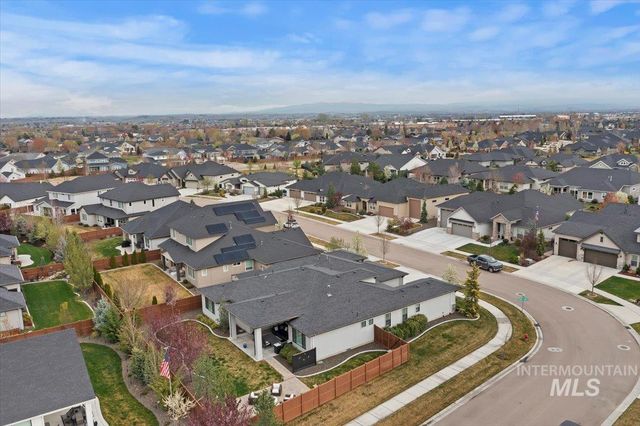 665 S Aspen Lakes Way, Star, ID 83669