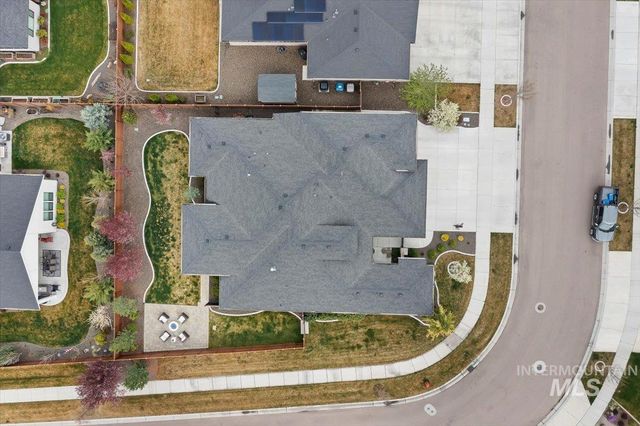 665 S Aspen Lakes Way, Star, ID 83669