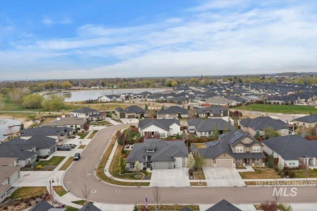 665 S Aspen Lakes Way, Star, ID 83669