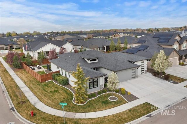 665 S Aspen Lakes Way, Star, ID 83669