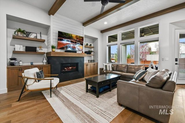 665 S Aspen Lakes Way, Star, ID 83669