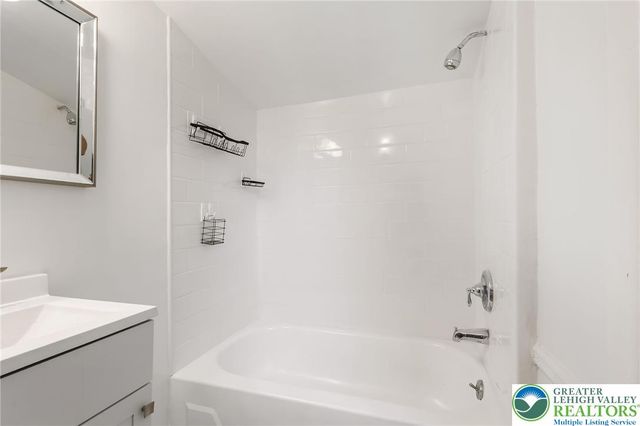 580 South Benner Avenue, Fountain Hill Boro, PA 18015