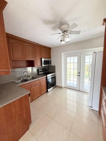 4871 SW 24th Ave, Dania Beach, FL 33312