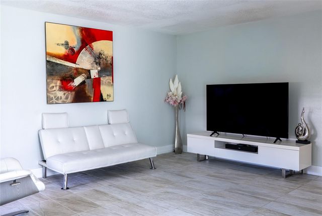 592 FANSHAW O 592, Boca Raton, FL 33434