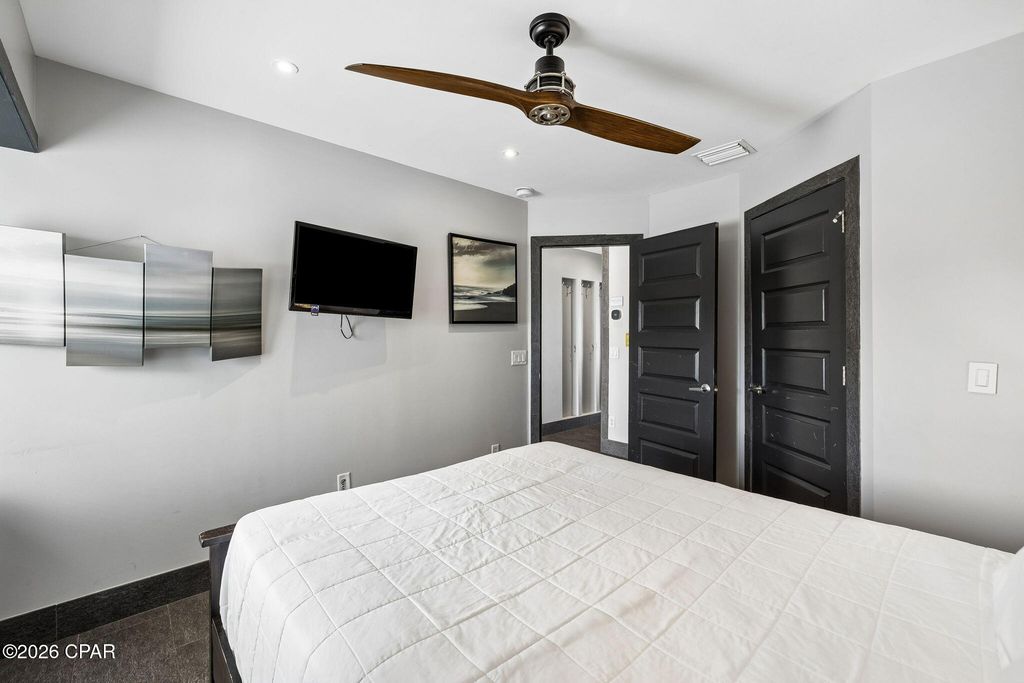 Image 20 of property listing at 17307 Front Beach Road 2, Panama City Beach, FL 32413