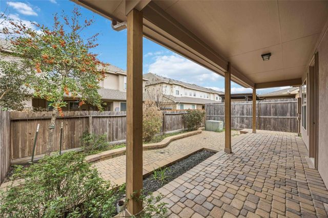 9022 Centennial Drive, Conroe, TX 77384