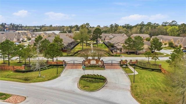 9022 Centennial Drive, Conroe, TX 77384
