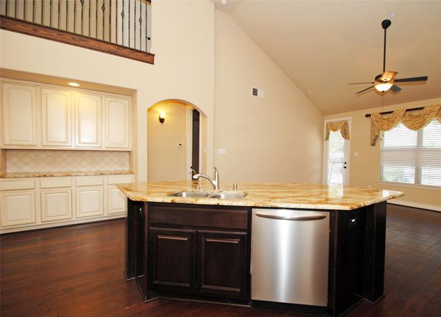 9022 Centennial Drive, Conroe, TX 77384