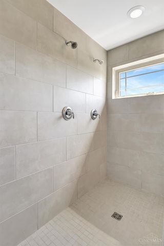 4966 Whispering Creek Ct, Hamilton Twp, OH 45039