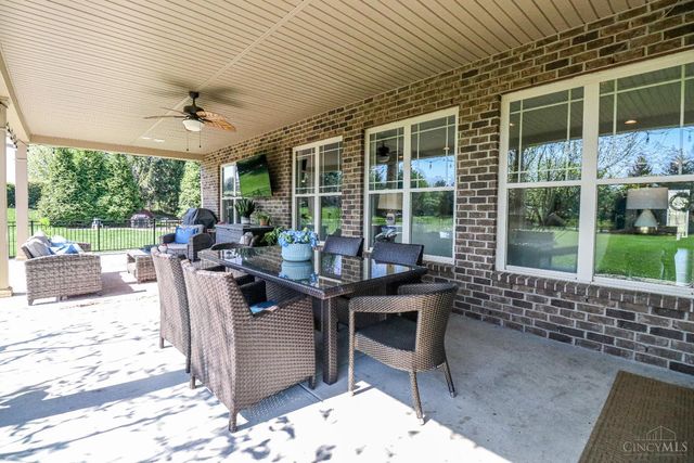 4966 Whispering Creek Ct, Hamilton Twp, OH 45039