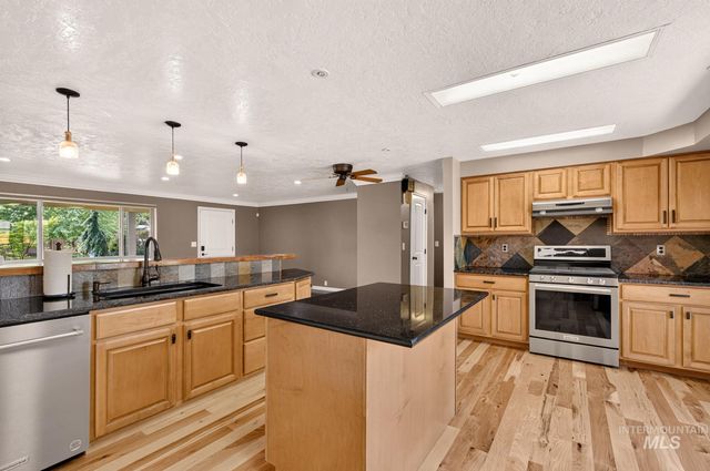 9622 W Delaware St, Boise, ID 83709