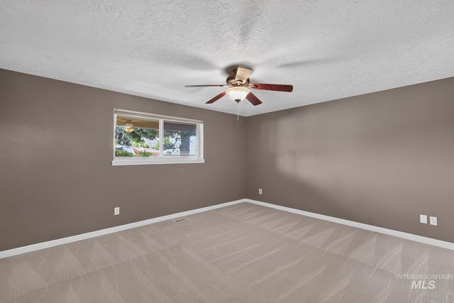 9622 W Delaware St, Boise, ID 83709