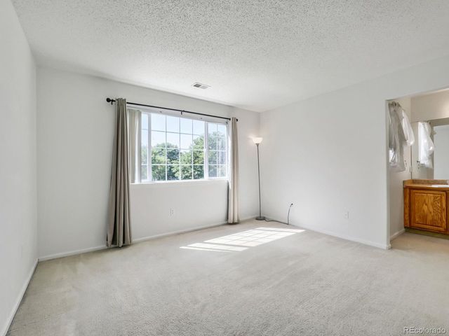 19355 E 58th Dr, Aurora, CO 80019