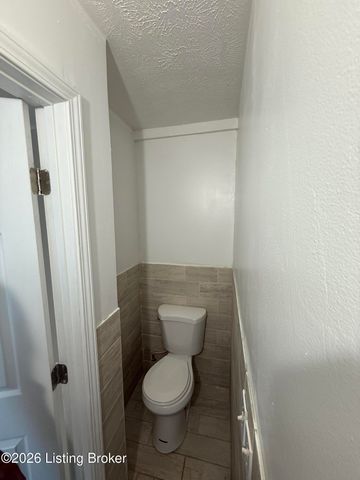 6652 Ashbrooke Dr, Pewee Valley, KY 40056