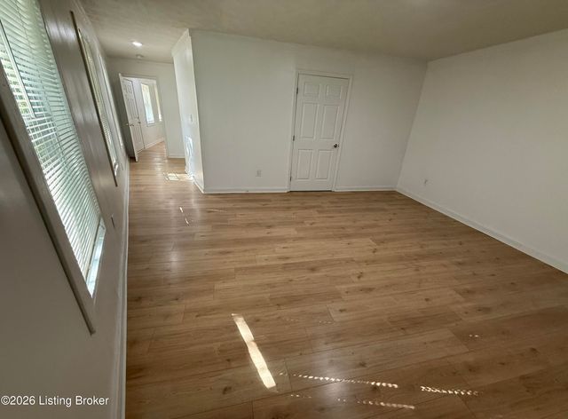 6652 Ashbrooke Dr, Pewee Valley, KY 40056