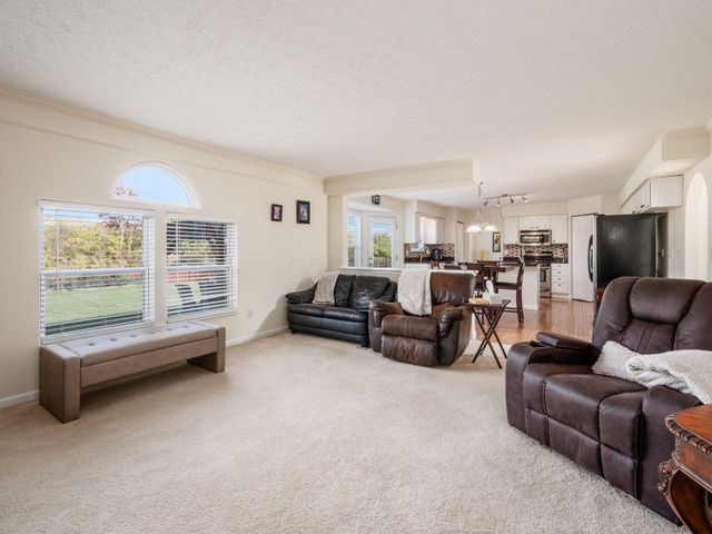 210 Pinecrest Drive, Delaware, OH 43015