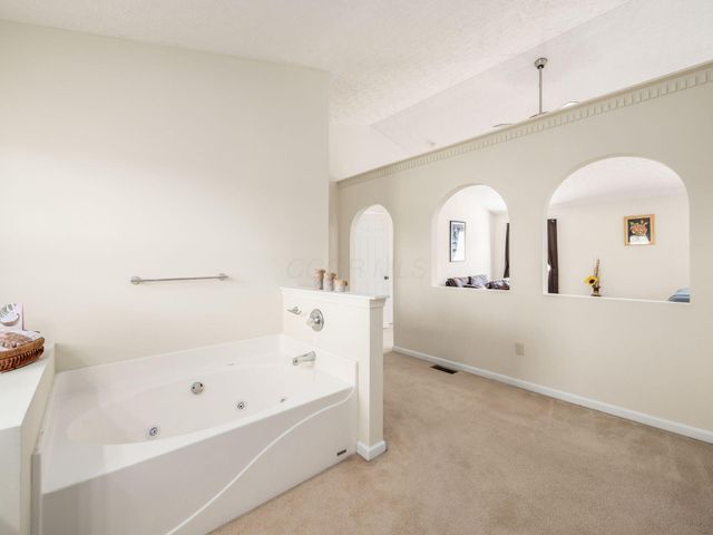 210 Pinecrest Drive, Delaware, OH 43015