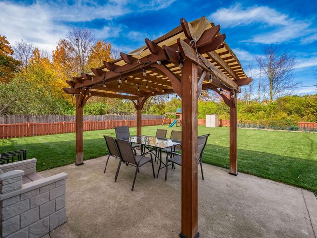 210 Pinecrest Drive, Delaware, OH 43015