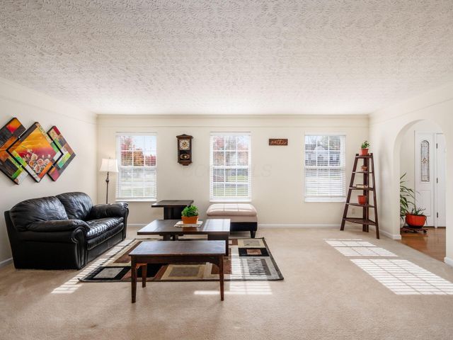 210 Pinecrest Drive, Delaware, OH 43015