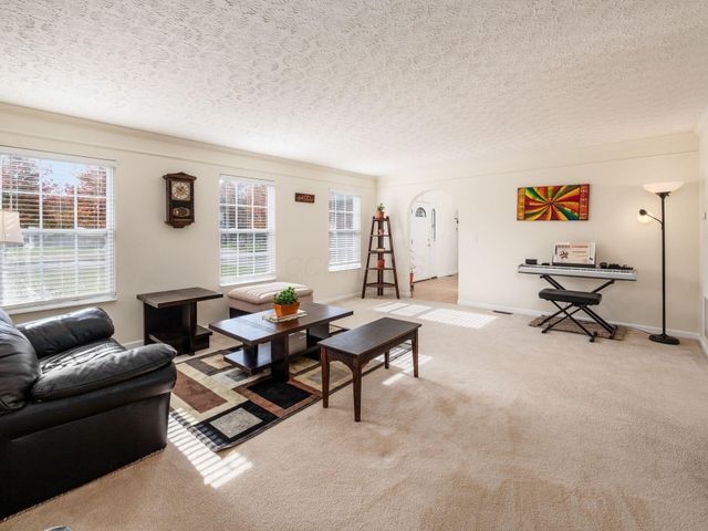 210 Pinecrest Drive, Delaware, OH 43015