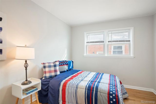 15219 University Street, Allen Park, MI 48101