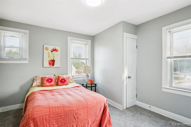 15219 University Street, Allen Park, MI 48101