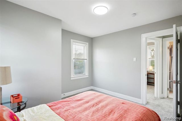 15219 University Street, Allen Park, MI 48101