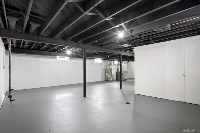 15219 University Street, Allen Park, MI 48101