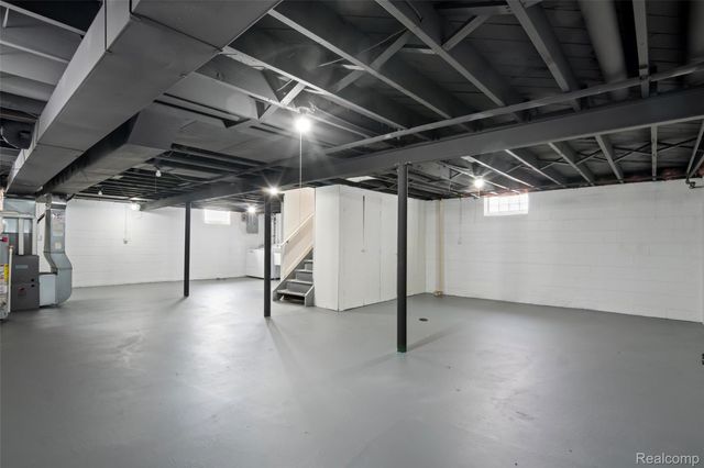 15219 University Street, Allen Park, MI 48101