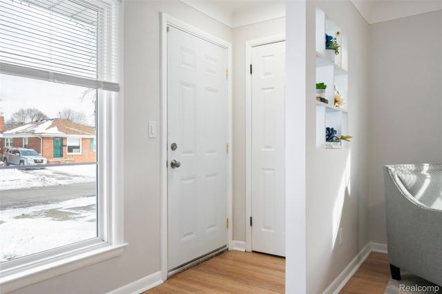 15219 University Street, Allen Park, MI 48101