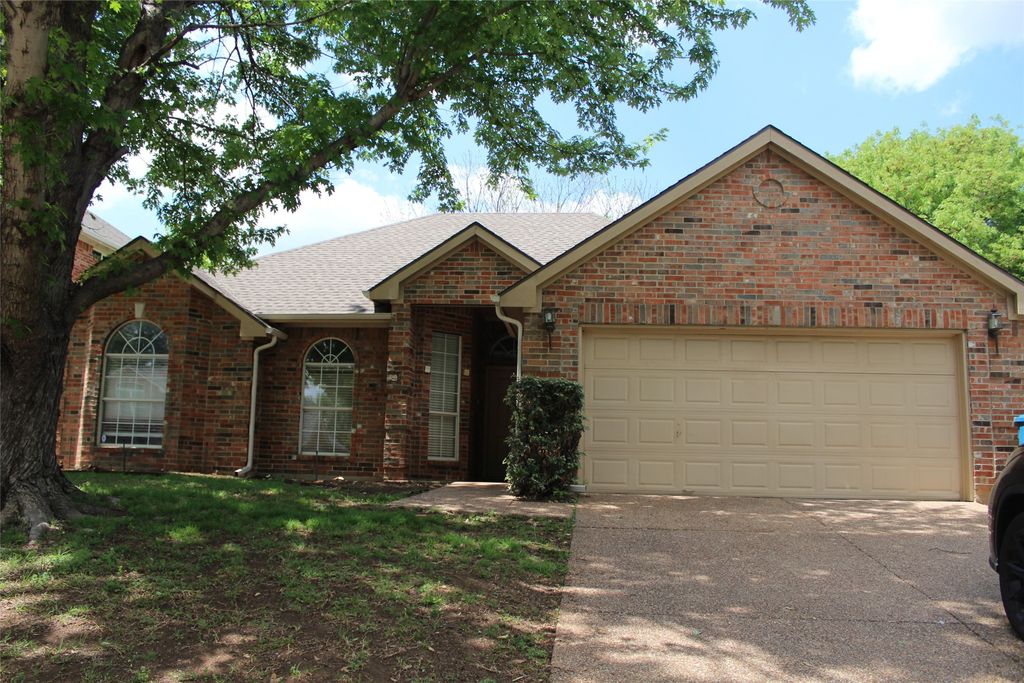 2305 Hickory Leaf Lane, Flower Mound, TX 75022