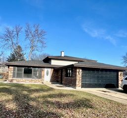 644 Cedar Lane, Bartlett, IL 60103